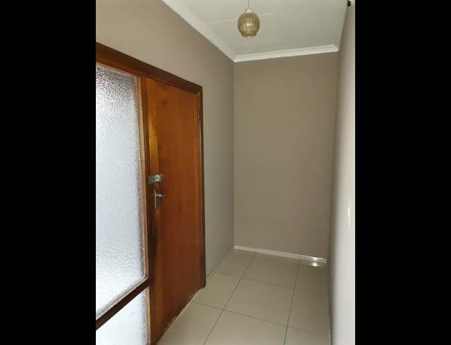 3 BEDROOM FREESTANDING FOR SALE IN SIGNAL HILL